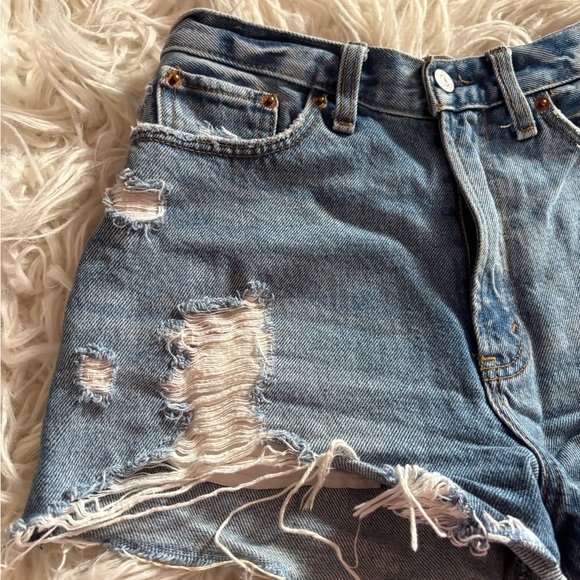 Abercrombie Annie High Rise Distressed Denim Shorts Size 26 / 2 - Picture 3 of 7